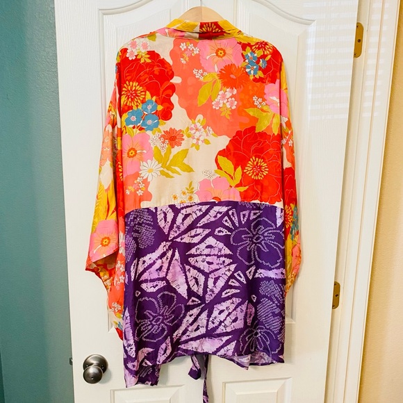 EUC Spell & the Gypsy Collective Chilli Tropicana Tyler Short Robe - Picture 6 of 16